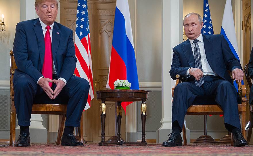 Дональд Трамп и Владимир Путин в самом начале переговоров. К концу дня они, казалось, сильно помягчели друг к другу