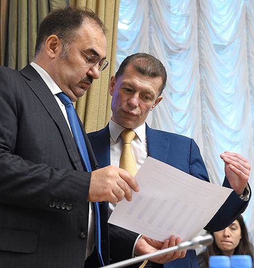 Министр труда Максим Топилин (справа) и глава Пенсионного фонда Антон Дроздов доказывали депутатам неизбежность повышения пенсионного возраста