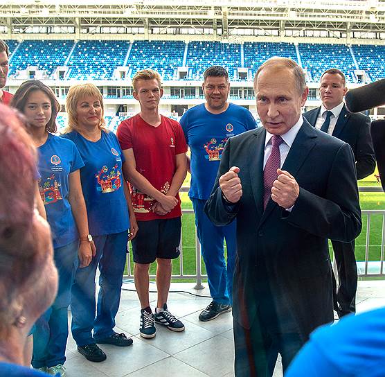 Встретившись с волонтерами, Владимир Путин впервые дал понять, что он за пенсионную реформу и что это добро будет с кулаками