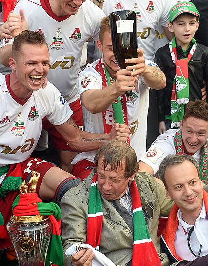 «Локомотив» попробует в нынешнем сезоне сделать то, что четыре года не удавалось ни одному российскому клубу,— отстоять звание чемпиона страны