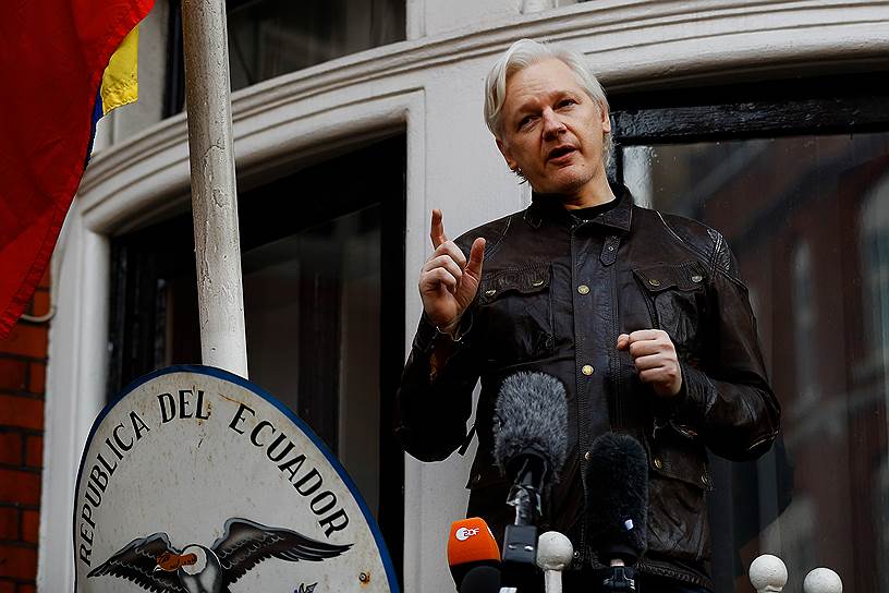 Основатель WikiLeaks Джулиан Ассанж надеется, что власти сразу нескольких стран — Великобритании, Эквадора и США — прислушаются к его просьбам