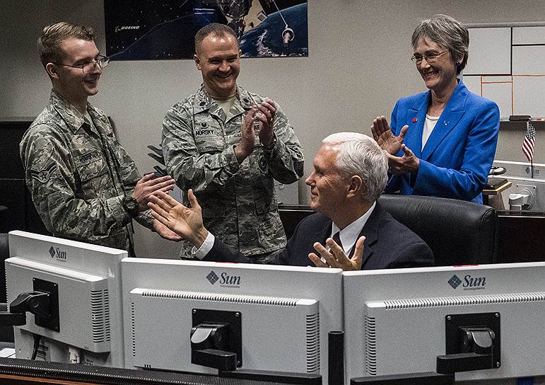 Вице-президент США Майк Пенс уверен, что перед космическими войсками страны открываются широкие перспективы