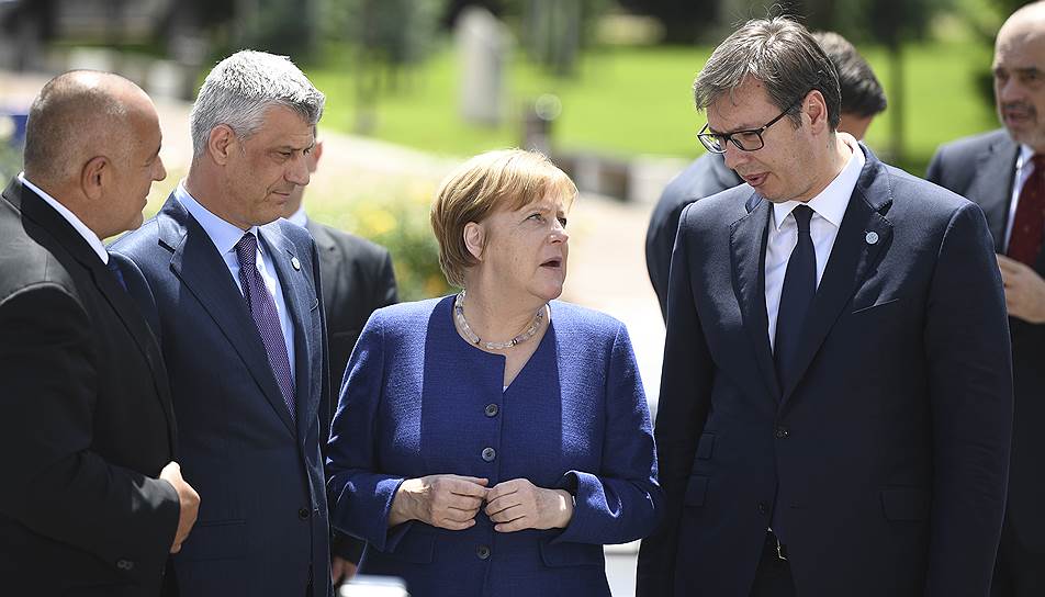 Глава Косово Хашим Тачи, канцлер ФРГ Ангела Меркель и президент Сербии Александр Вучич
