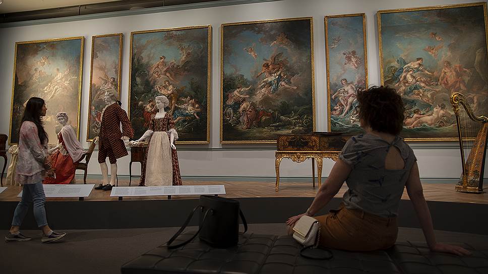 Казанова стал для кураторов поводом многословно поговорить о культуре XVIII века — и художественной, и бытовой