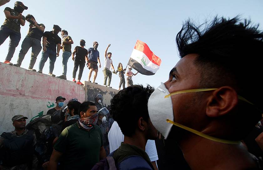 Манифестанты в Басре готовы стеной встать на защиту Ирака от иранского вмешательства