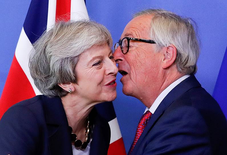Великобритания и Евросоюз стремятся к тому, чтобы все шаги по фактическому разъединению были реализованы постепенно и максимально безболезненно. На фото — британский премьер Тереза Мэй и глава Еврокомиссии Жан-Клод Юнкер