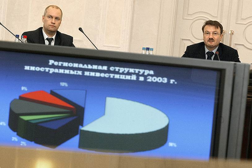 Глава департамента Счетной палаты по экспертно-аналитической и контрольной деятельности в области оборота федерального имущества Алексей Каульбарс (слева)