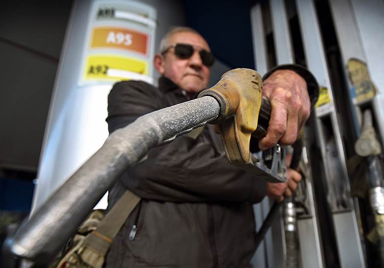 После решения правительства о заморозке цен на независимых АЗС обнаружилась нехватка топлива