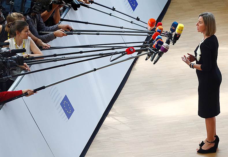 Глава европейской дипломатии ЕС Федерика Могерини заявила, что Брюссель ждет от Москвы прекращения «чрезмерных инспекций» на Азовском море и готов принять против нее меры «в ближайшие недели или дни»