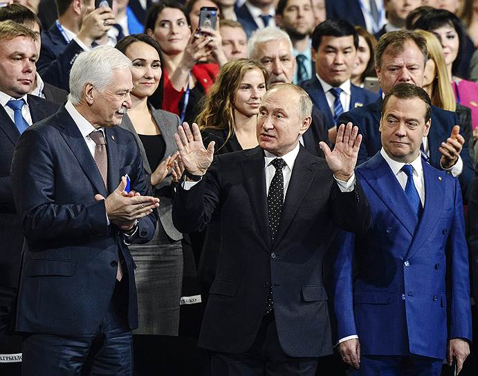 Президенту России Владимиру Путину чужого не надо, но Единую Россию в ряд ли отдаст