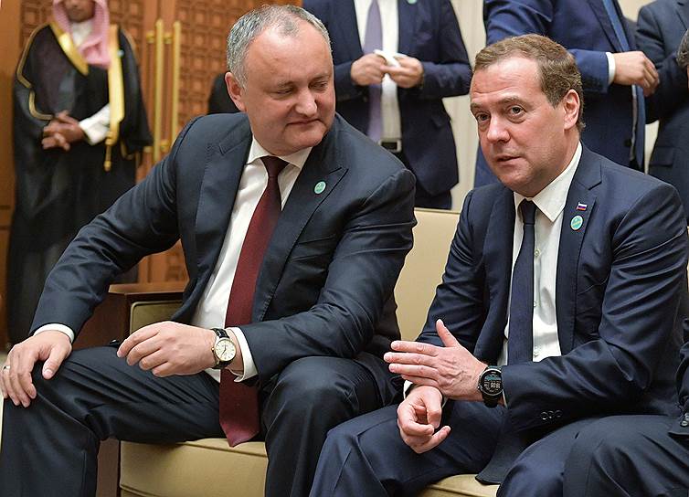 Президент Молдавии Игорь Додон попросил премьер-министра РФ Дмитрия Медведева вернуть республике возможность воспользоваться обнулением пошлин, закрытую новыми антиукраинскими санкциями