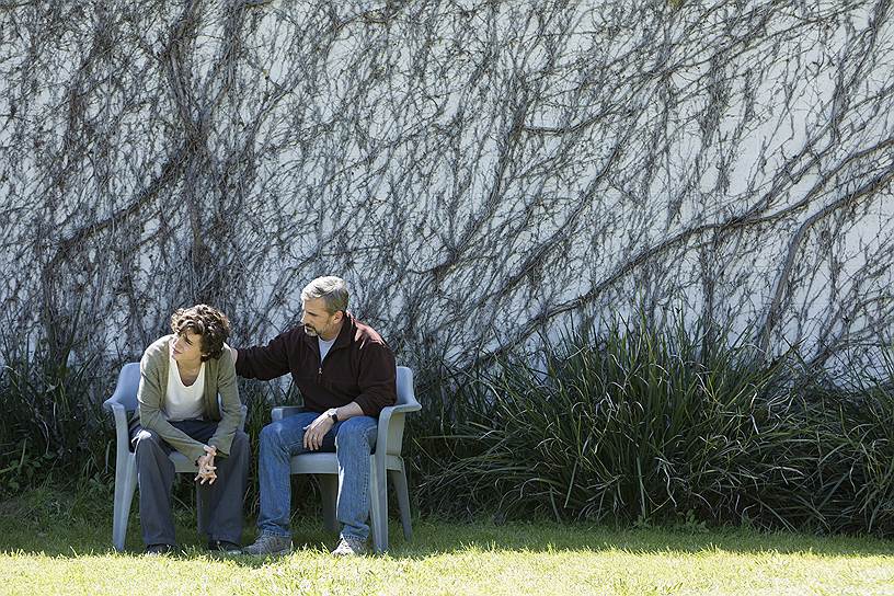 Главным героем фильма стал отец (Стив Карелл), изо всех сил пытающийся спасти своего сына (Тимоти Шаламе)