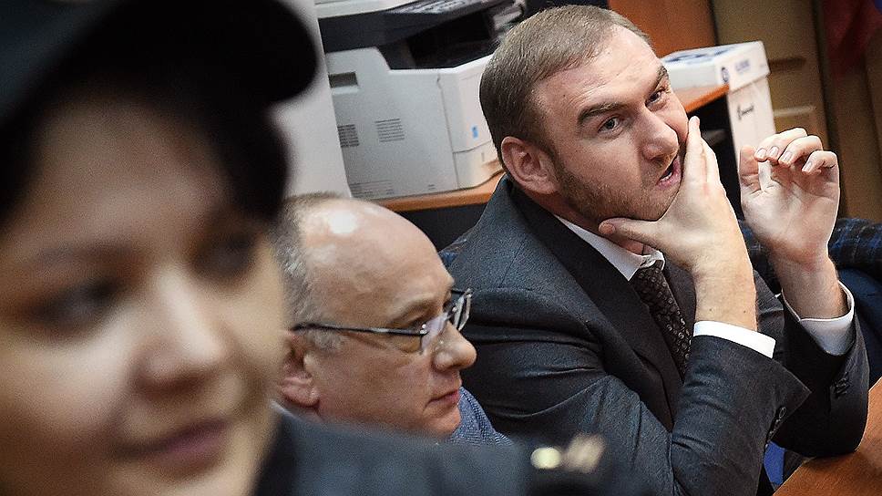 Как Рауф Арашуков был задержан прямо на заседании по обвинению в убийствах
