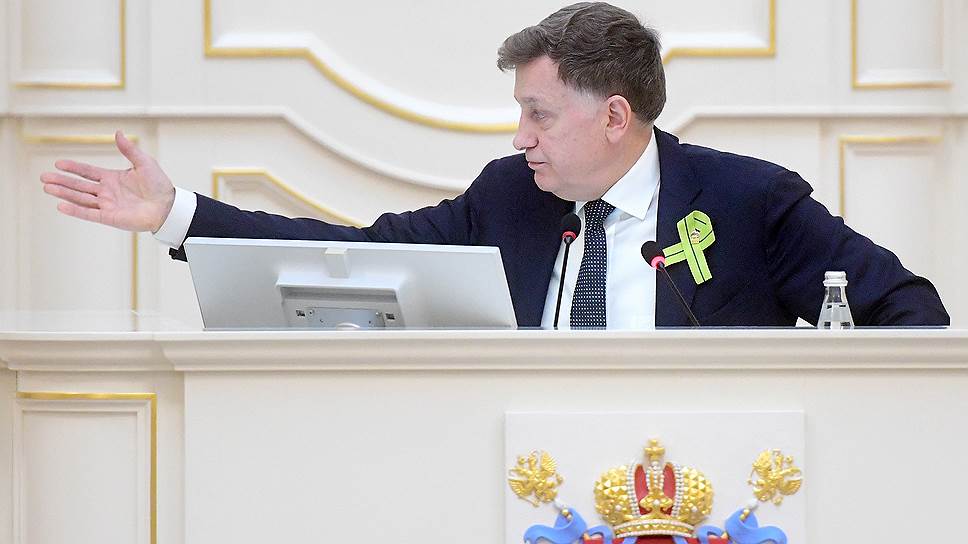 В Петербурге не гнут партийную линию