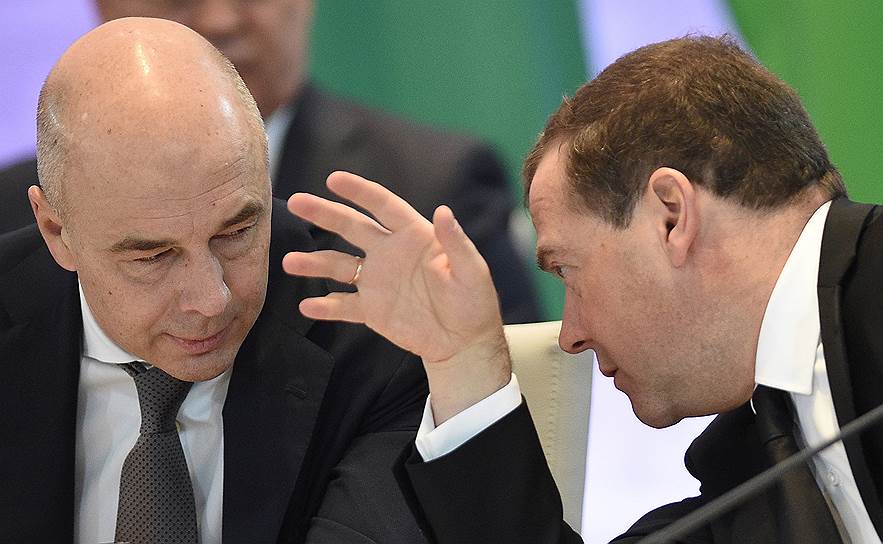 По данным “Ъ”, первый вице-премьер Антон Силуанов убедил своего руководителя Дмитрия Медведева в необходимости ограничить бюджетную свободу нацпроектов