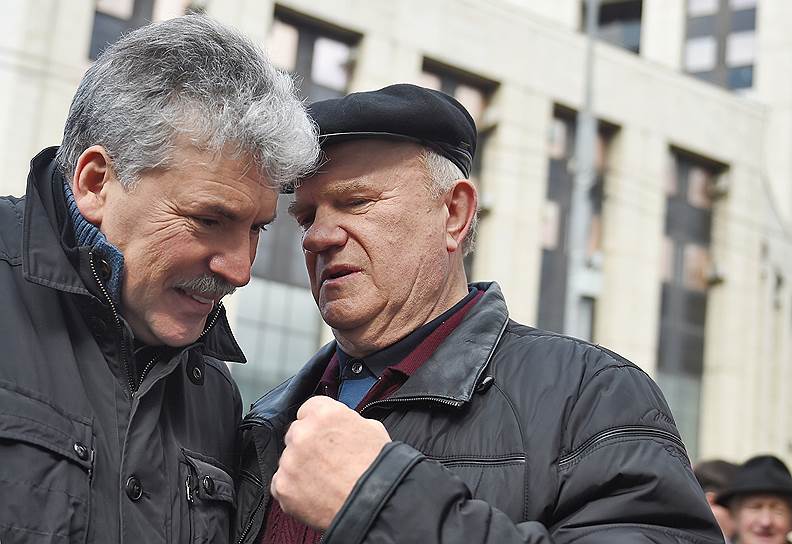 Геннадий Зюганов борется за мандат Павла Грудинина (слева) на улице и в судах