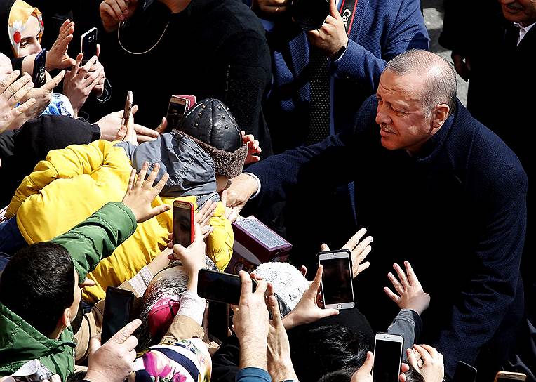 Президент Турции Реджеп Тайип Эрдоган переоценил силу народной любви к нему и его партии 
