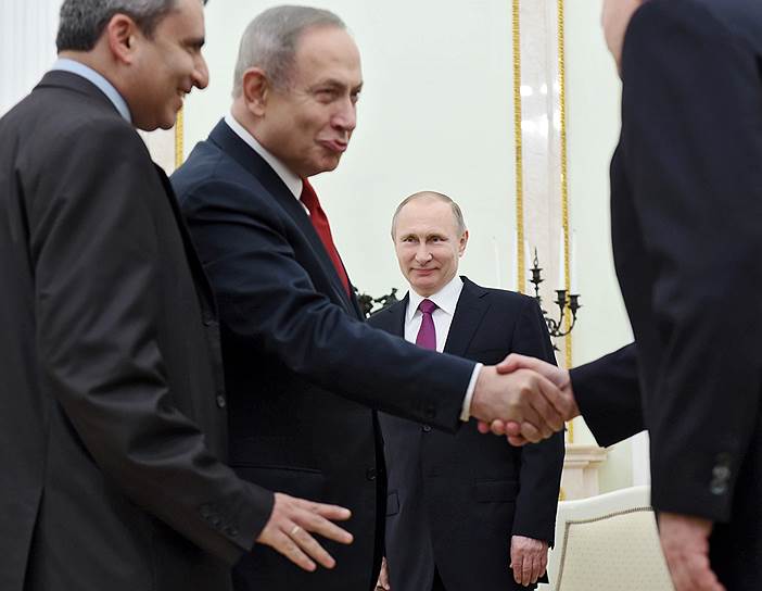 Премьер Израиля Биньямин Нетаньяху (второй слева) ждет от российского руководства поддержки накануне выборов в Кнессет