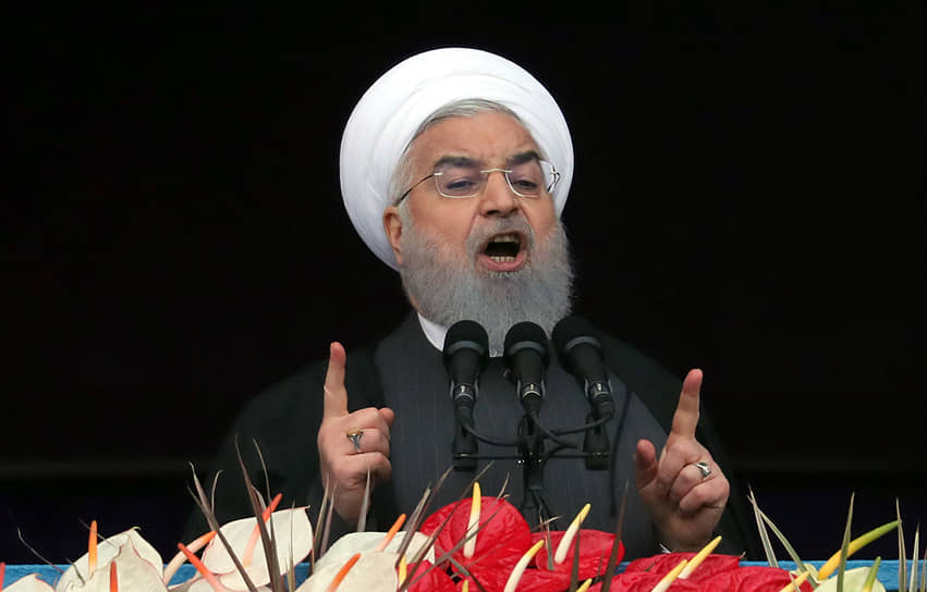 Иранский президент Хасан Роухани предупредил, что, если США и ЕС не выполнят свои обязательства в рамках «ядерной сделки», Иран поднимет уровень обогащения урана выше 3,67% и пересмотрит свои обязательства по реактору в Араке