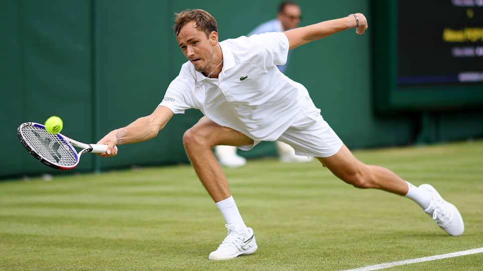 Выйдя в третий круг Wimbledon, Даниил Медведев довел количество матчей, выигранных в этом году, до 30. Это четвертый показатель в ATP