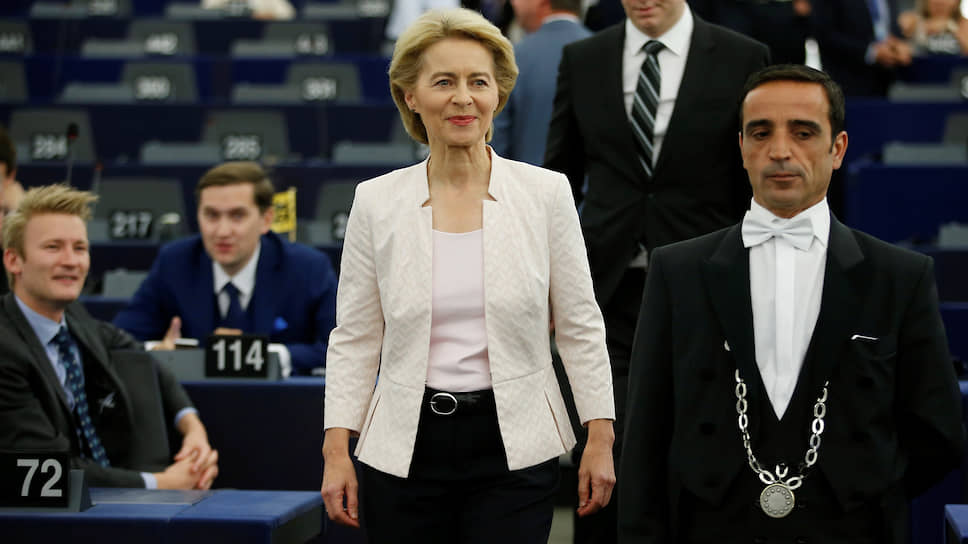 Победа далась первой женщине—председателю Еврокомиссии нелегко: она набрала 383 голоса при необходимом минимуме в 374