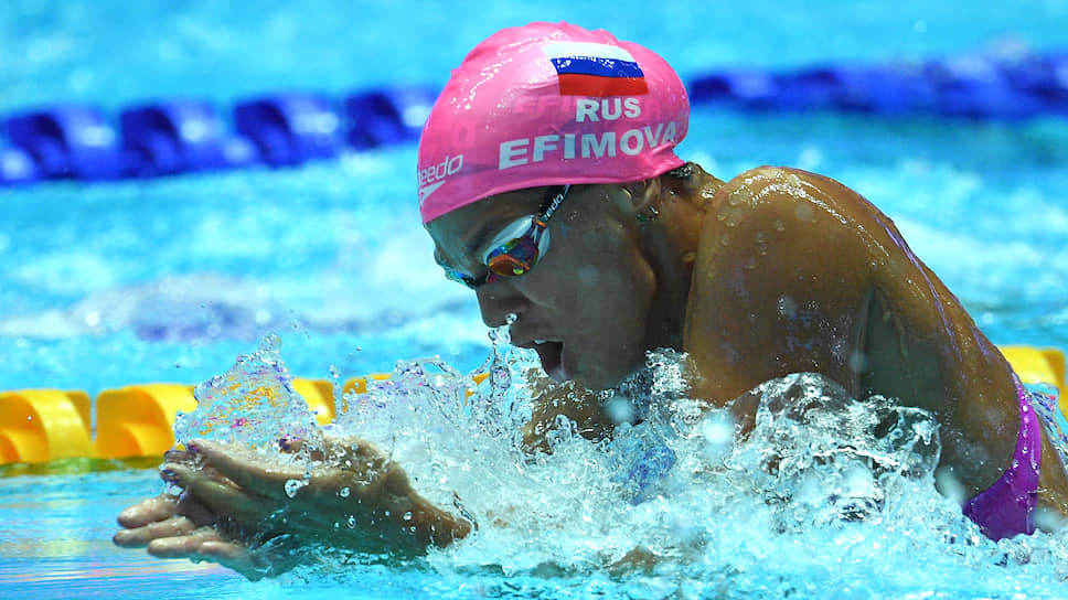 Юлия Ефимова упустила золото на стометровке брассом на последних метрах дистанции
