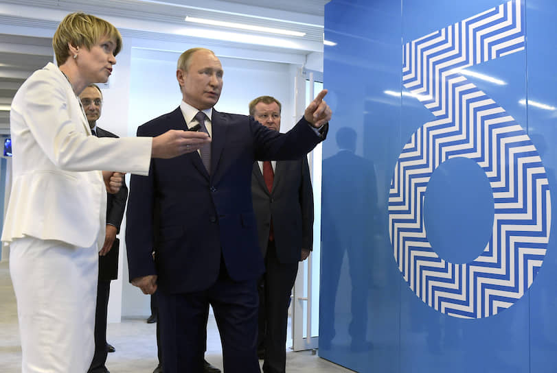 Глава фонда «Талант и успех» Елена Шмелева указала Владимиру Путину на обширные перспективы распространения опыта центра «Сириус» по стране
