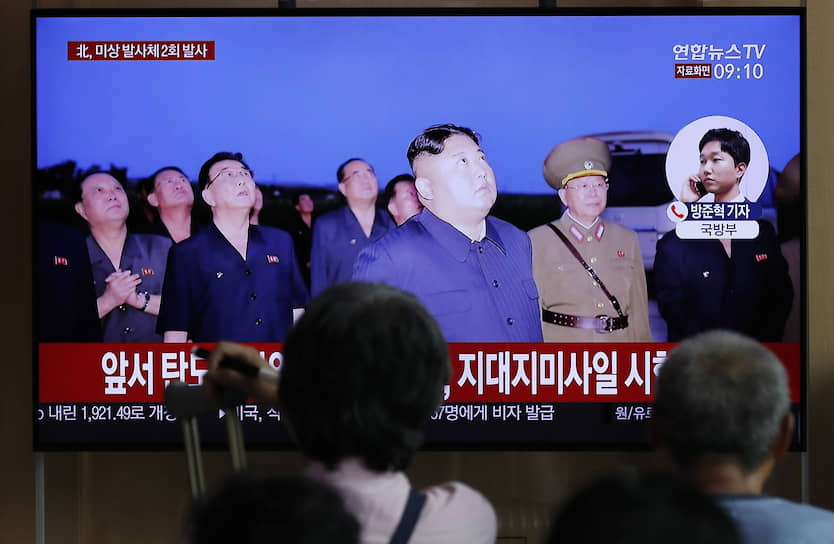 По данным Центрального телеграфного агентства Кореи, 10 августа лидер КНДР Ким Чен Ын лично руководил очередным запуском ракет