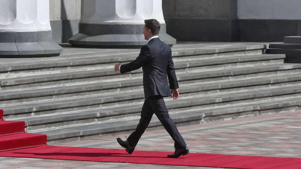 Какие сюрпризы Владимир Зеленский и его партия приготовили к первому заседанию нового парламента Украины