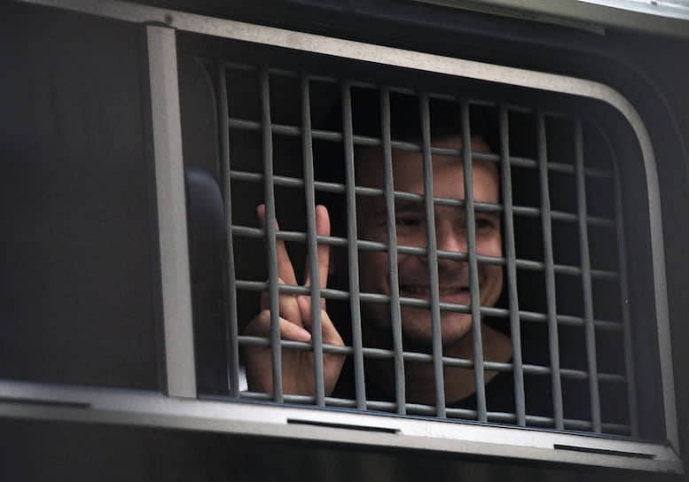 Юристы и правозащитники не знают, сколько еще раз может быть арестован Илья Яшин
