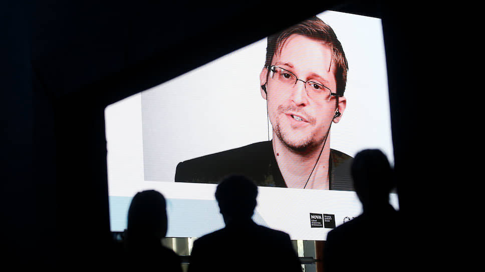 О чем рассказал и не рассказал в своих мемуарах Эдвард Сноуден