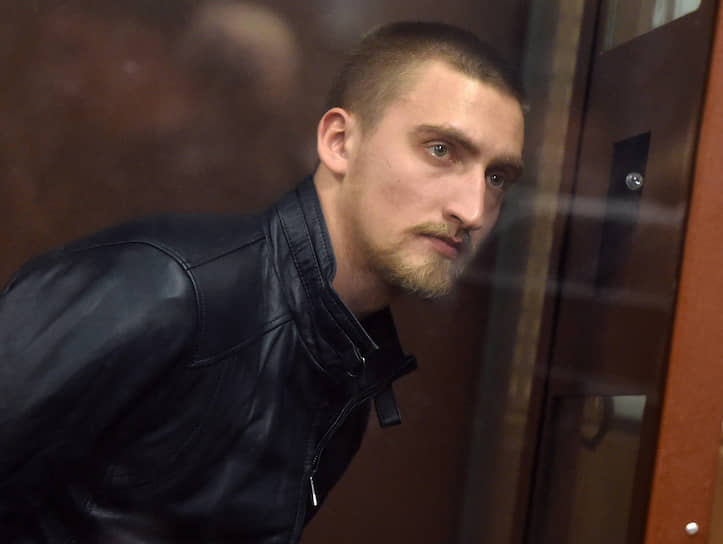 Павел Устинов вышел на свободу на пятый день после решения Тверского суда, который приговорил актера к трем с половиной годам колонии