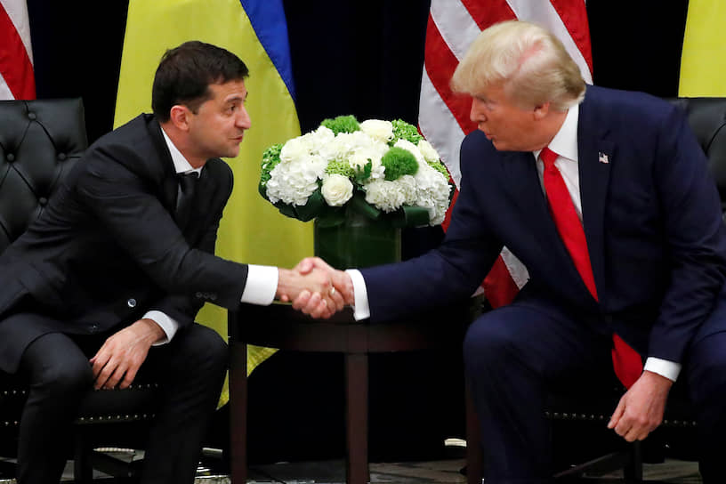 Президент Украины Владимир Зеленский (слева) и президент США Дональд Трамп 