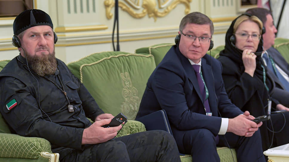 Члены российской делегации на переговорах. Слева направо: глава Чечни Рамзан Кадыров, министр строительства Владимир Якушев, министр здравоохранения Вероника Скворцова