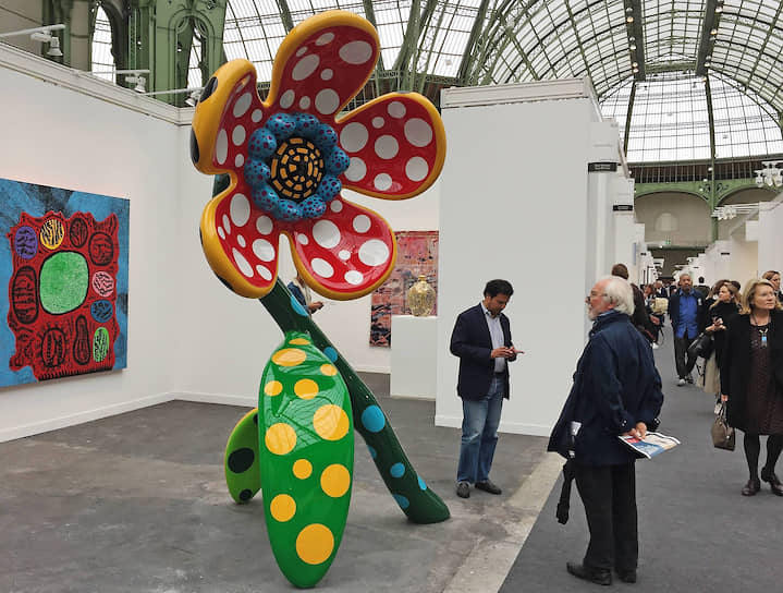 Цветок Яйои Кусамы — среди главных произведений в Гран-Пале