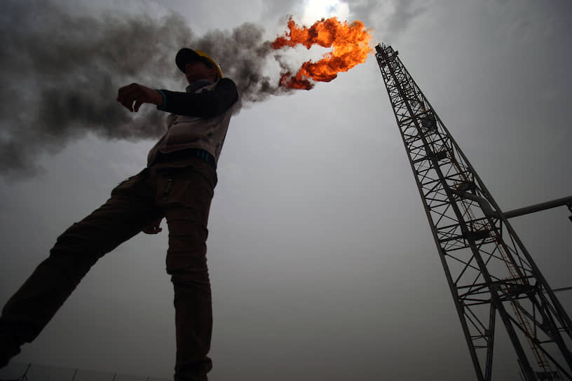 Страны ОПЕК+ решили еще сильнее сократить добычу нефти, чтобы избежать падения цен в первом квартале 2020 года