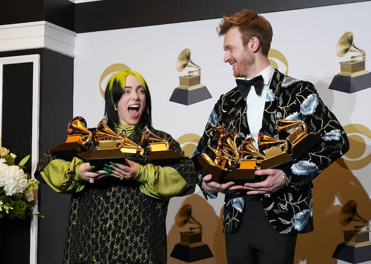 Билли Айлиш и ее брат и соавтор Финнеас О’Коннелл получили столько Grammy, сколько смогли унести