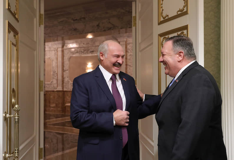 Госсекретарь США Майк Помпео (справа) и президент Белоруссии Александр Лукашенко