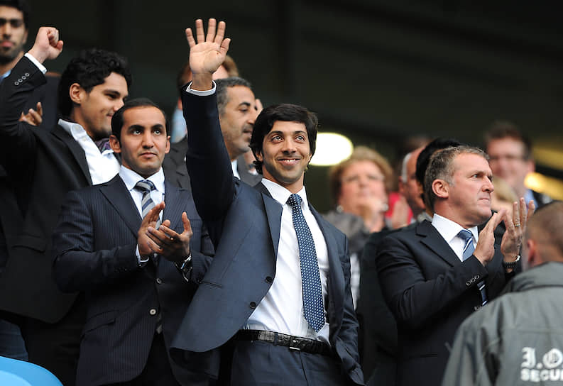 Владельцы «Манчестер Сити» (в центре — шейх Мансур бен Заид Аль Нахайян) готовы потратить любые средства на противостояние с UEFA