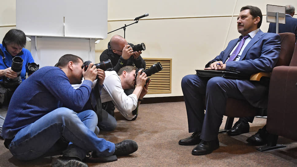 Новый президент ВФЛА Евгений Юрченко (справа) вскоре после избрания заявил, что уже в начале следующей недели сделает заявление по «делу Лысенко» и что ВФЛА готова признать проблемы с допингом