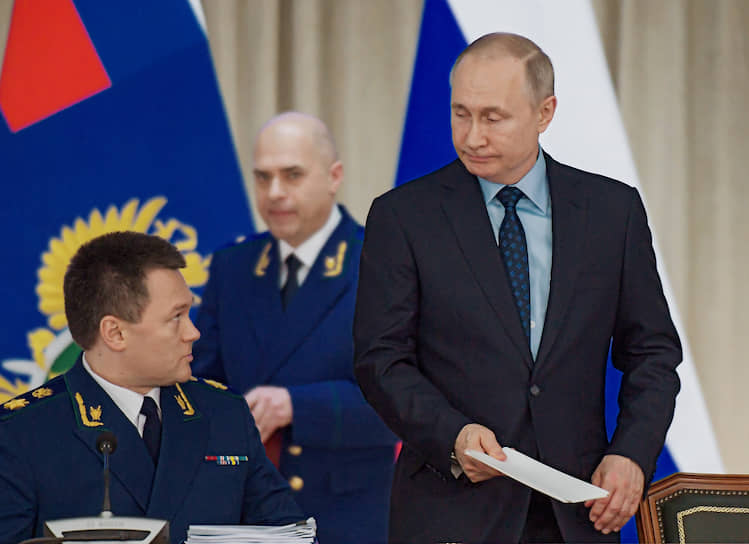 Президент Путин поставил задачи Игорю Краснову (слева) и всем прокурорам