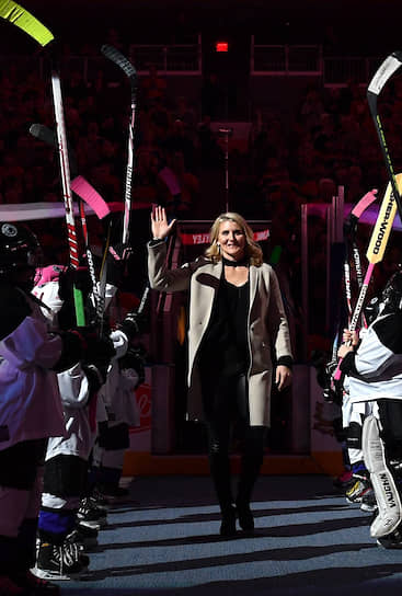 Член МОК, четырехкратная олимпийская чемпионка по хоккею Хейли Уикенхайзер обвинила руководство МОК в безответственности и бестактности