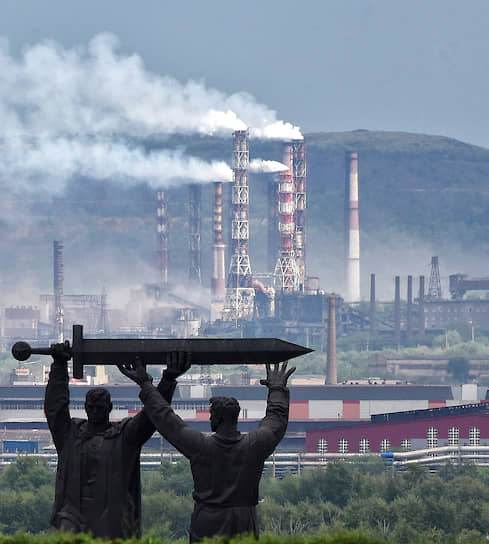 Пользуясь карантином, федеральные власти решили отсечь выхлопы транспорта от промышленных выбросов при оценке ситуации в самых грязных городах России