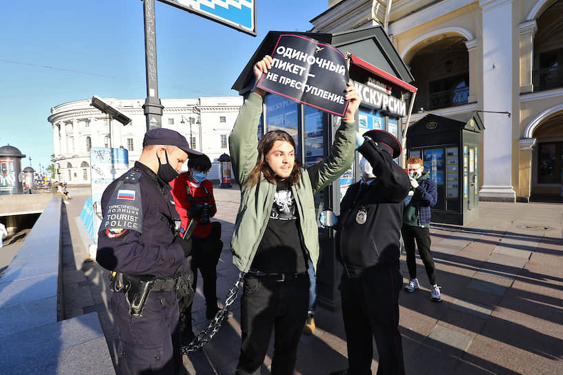 Одиночные пикеты становятся все более востребованной россиянами формой протеста