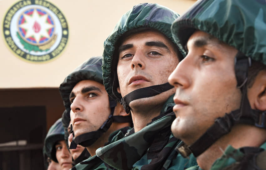 Военнослужащие Азербайджана во время боевого дежурства в Товузе