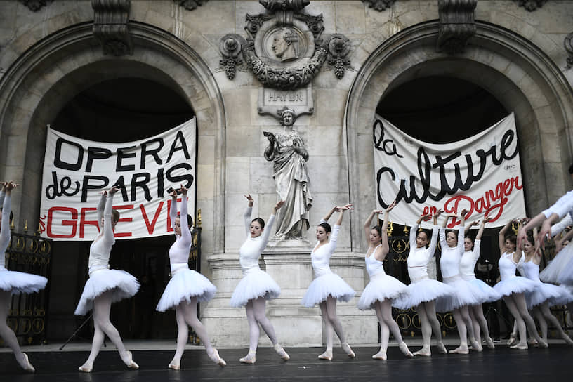 Выходя на манифестации в конце 2019 года, артисты Парижской оперы не подозревали, что их ждет несколько месяцев спустя