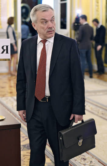 Евгений Савченко (на фото) сложил губернаторские полномочия лишь спустя неделю после заявления об отставке