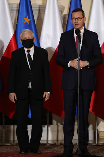 В Польше задаются вопросом, насколько стабильным будет правительство, в котором премьер Матеуш Моравецкий (справа) будет де-факто находиться в подчинении вице-премьера Ярослава Качиньского