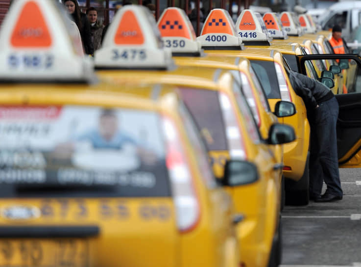 Московские власти хотят, чтобы машины такси были как на ладони
