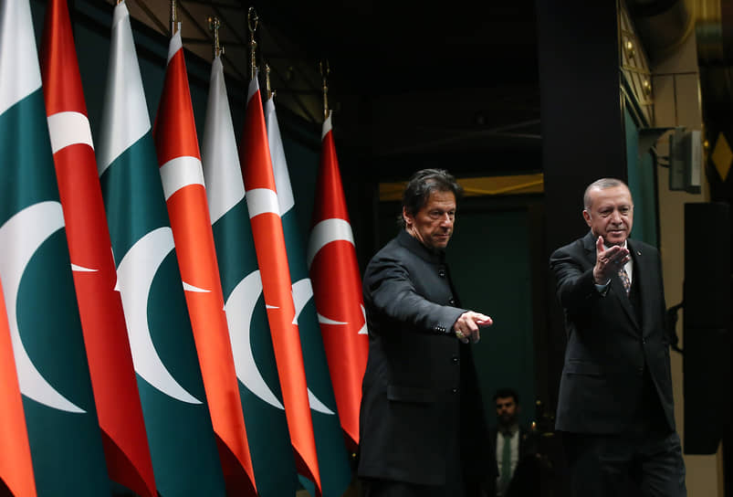 Премьер Пакистана Имран Хан и президент Турции Реджеп Тайип Эрдоган солидарны друг с другом по многим вопросам